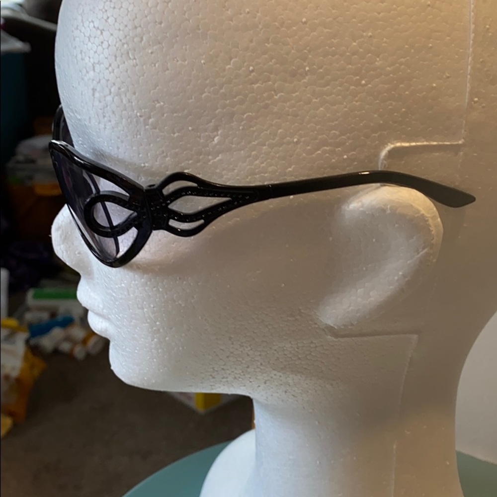 Girls classy sunglasses!